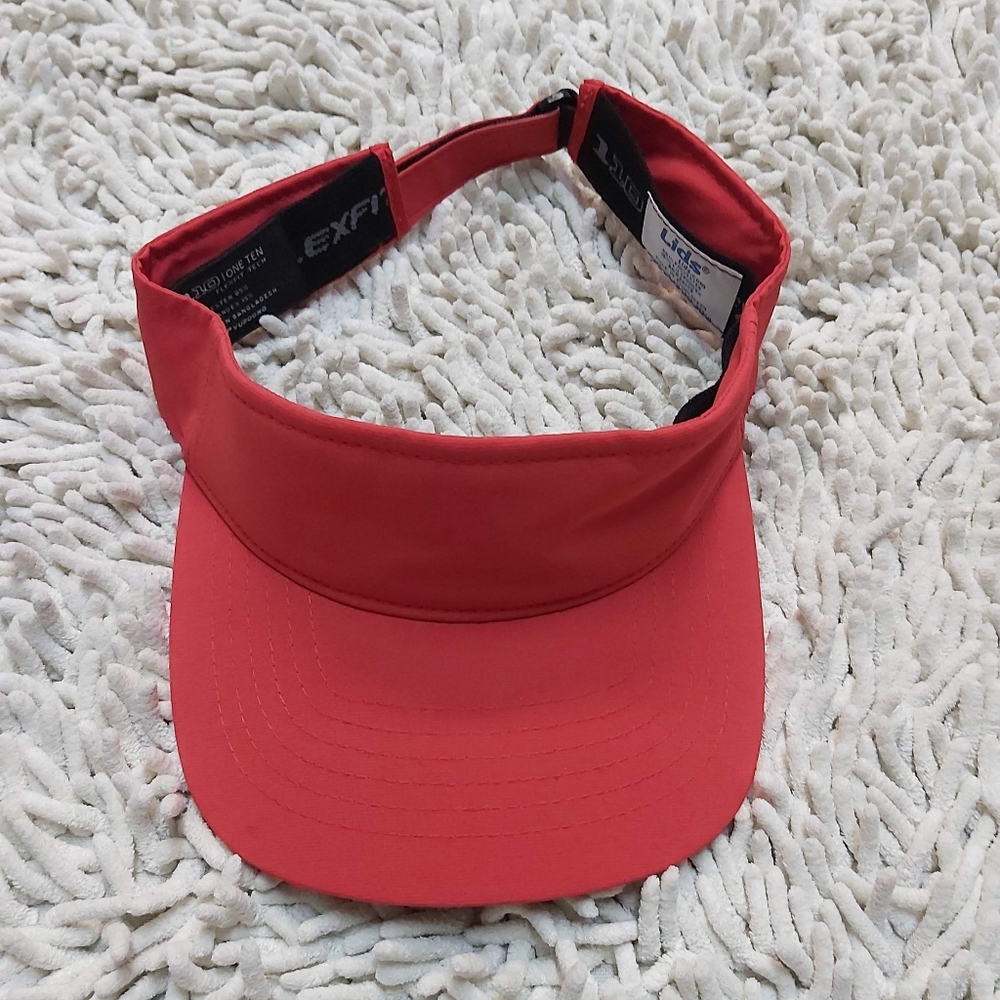 Lids red One Ten Flexfit Tech visor